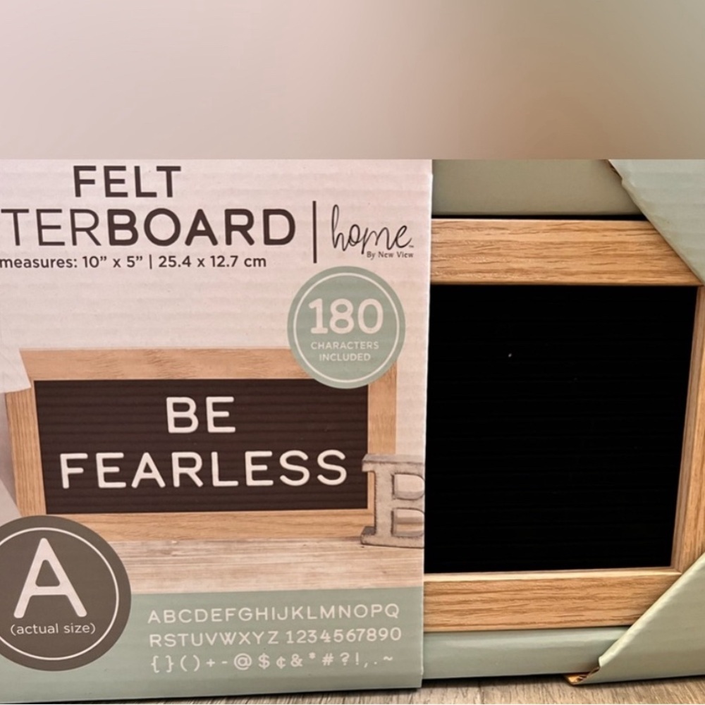 🔥NWT Felt letterboard 180 pieces 10”x5”